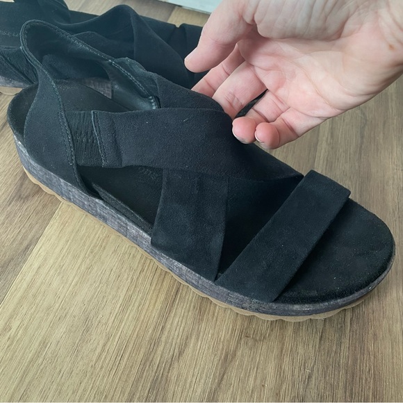 Bernardo Icons Lisa Black Suede Platform Flatform Sandal Size 8 EUC - Picture 2 of 11